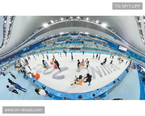 冬奥场馆体验活动吸引家庭参与，亲子滑雪课程受欢迎